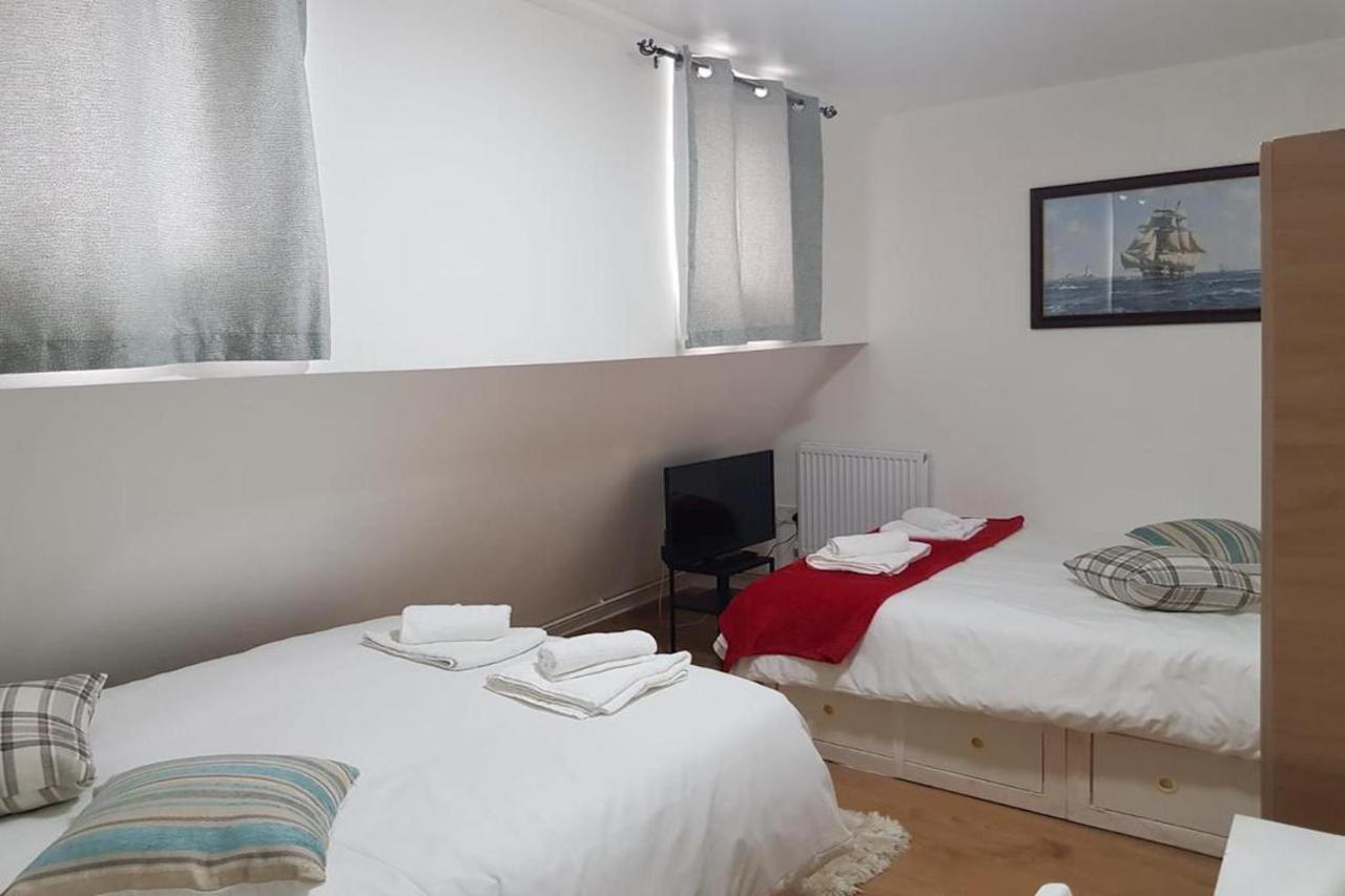 Oyo New City Lodge Londres Exterior foto